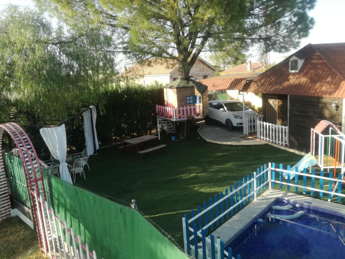 Bungalow Perotonar Ideal Para Familia Con Ninos La Puebla de Cazalla Luaran gambar